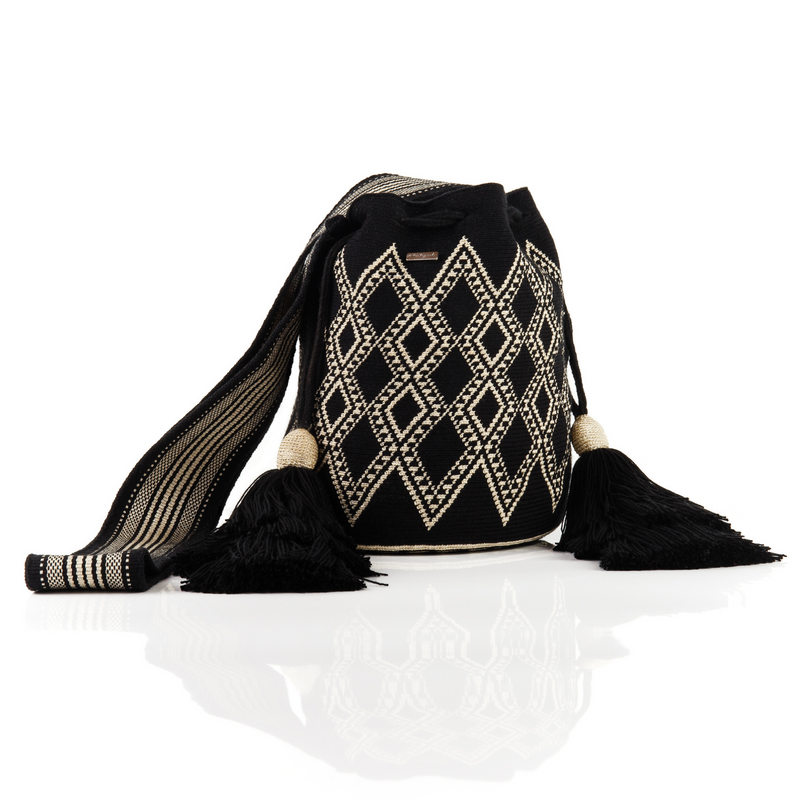 Mochila Wayuu Negra Beige con Correa Larga Hilosagrado